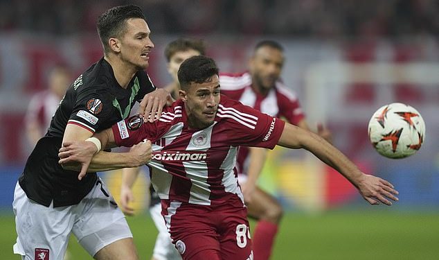 Man United ‘skaut grčkog čuda’, 17, nakon što je impresionirao za Olympiacos… s Bayern Münchenom, Juventusom i Fiorentinom ‘među ostalim zainteresiranim klubovima’