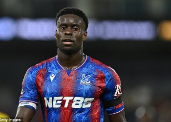 Marc Guehi ‘želi se pridružiti Liverpoolu i spreman je čekati da dobije svoj potez’ s ugovorom koji otkucava – dok Crystal Palace ‘pazi na čudesno dijete Redsa kao dio dogovora’