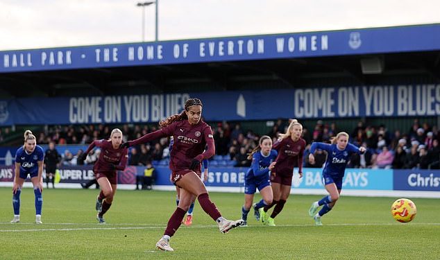 Mary Fowler opet zabija, ali njezin Matildasov suigrač je dramatično ZAKAČEN dok Manchester City doživljava šokantan poraz