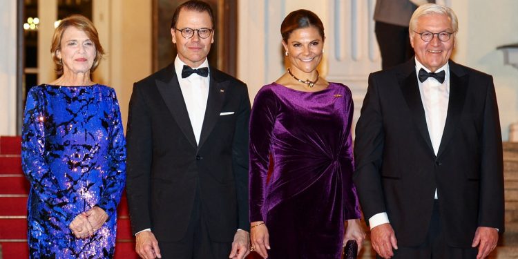 Maskirani muškarac uhićen ispred rezidencije švedske kraljevske obitelji s nožem, lisicama i trakom: izvješća