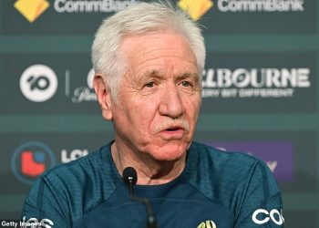 Matildas privremeni trener daje STRAŠNO upozorenje za budućnost jer nenajavljena ekipa kojoj nedostaju Sam Kerr i Mary Fowler prijeti da će nastaviti užasno gubiti