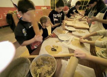 Milnarski mali vatrogasci darivali domove u Supetru