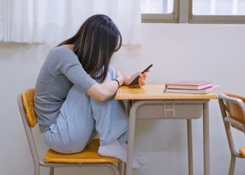 Ministarstvo obrazovanja dezavuira školske udžbenike okrivljujući žrtve za silovanja — RT Rusija i bivši Sovjetski Savez