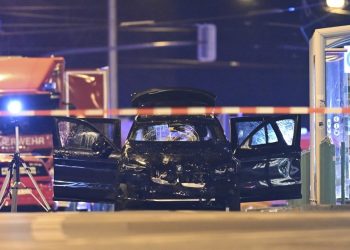 Musk nazvao Scholza ‘nesposobnom budalom’ zbog napada na božićni sajam — RT World News