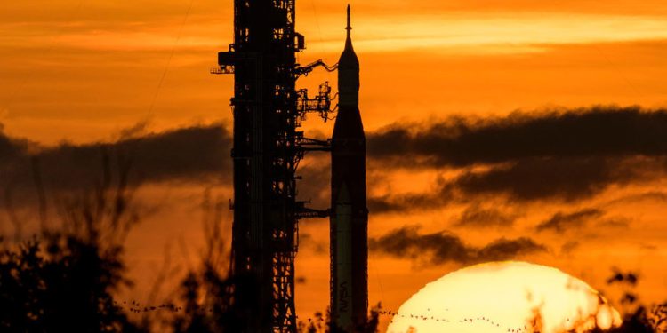 NASA odgađa toliko razvikanu lunarnu misiju s posadom — RT World News