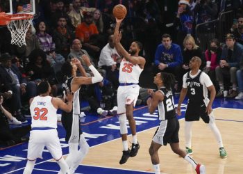 NBA, New York Knicks-San Antonio Spursi 117-114: 41 poen Bridgesa