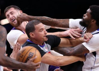 NBA, tučnjava Phoenixa i Dallasa: Nurkić, Marshall i Washington, tučnjava na terenu