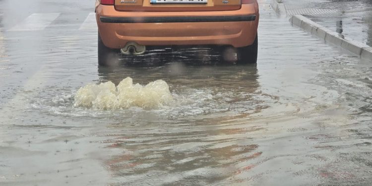 NEVJEROJATNO Nedavno rekonstruirano križanje u Stobreču pod vodom