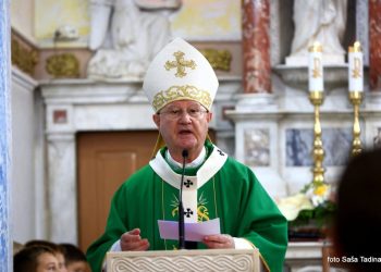 Nadbiskup Križić u božićnoj propovijedi: “Abortus je zločin koji vapi u nebo”