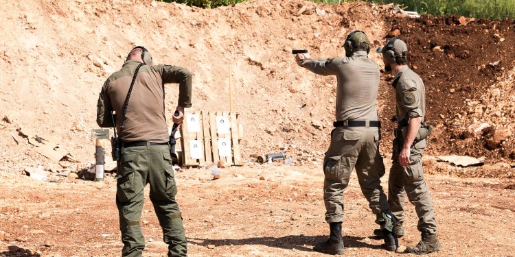 Naoružani za preživljavanje: Kako listopad. 7 Hamasov masakr transformirao je kulturu oružja u Izraelu