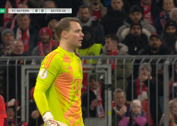 Neuer, što namjeravaš? Isključen je u 17. minuti zbog ludog izlaza