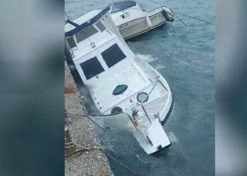 Nevrijeme potopilo brod na otoku dok je vlasnik u Zagrebu: “Veže brod sa špigetun i evo šta se desilo”