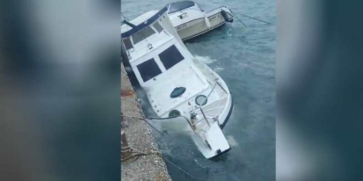 Nevrijeme potopilo brod na otoku dok je vlasnik u Zagrebu: “Veže brod sa špigetun i evo šta se desilo”