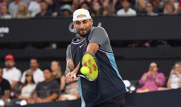Nick Kyrgios plaši navijače nakon povratka ozljede dok australska teniska senzacija doživljava poraz u prvom kolu Brisbane Invitationala