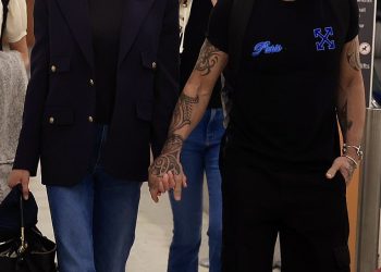 Nicolein gorko-slatki Božić: Kidman dolazi u Australiju sa svojim suprugom Keithom Urbanom i njihove dvije kćeri za njihov prvi Božić nakon smrti njezine majke Janelle