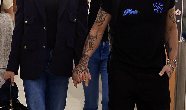 Nicolein gorko-slatki Božić: Kidman dolazi u Australiju sa svojim suprugom Keithom Urbanom i njihove dvije kćeri za njihov prvi Božić nakon smrti njezine majke Janelle