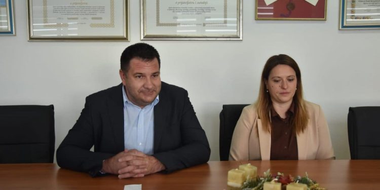 Nove socijalne mjere u Kaštelima: Za novorođenčad od 1000 do 5000 eura te pomoć pri plaćanju stanarine mladim obiteljima