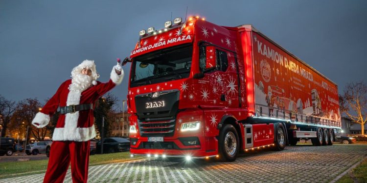 OMILJENI DJEDICA Kamion Djeda Mraza stiže u Split, evo kada