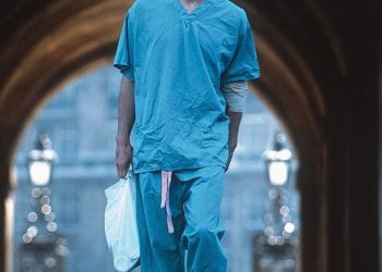 Obožavatelji filma 28 godina poslije užasnuti jezivom transformacijom zombija Cilliana Murphyja dok postapokaliptični film objavljuje novi trailer