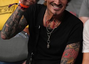 Obožavatelji zgroženi koliko se Tommy Lee često tušira: ‘Odvratno!’