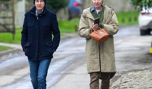 Od Kalifornije do Cotswolda: Ellen DeGeneres i supruga Portia de Rossi izlaze zajedno prvi put otkako je njihovu višemilijunsku farmu u engleskom selu pogodila poplava