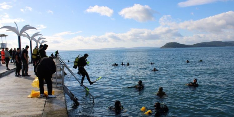 Održana velika božićna eko akcija čišćenja podmorja kod gradskog kupališta Jadran