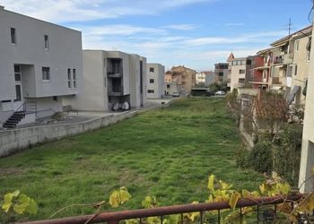 Općina Podstrana otkupila zemljište za izgradnju parka i dječjeg igrališta u Strožancu