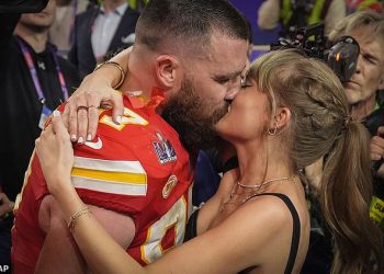 Otkriveni božićni planovi Taylor Swift i Travisa Kelcea… sa zvijezdom Chiefsa koja bi se trebala suočiti sa Steelersima 25. prosinca