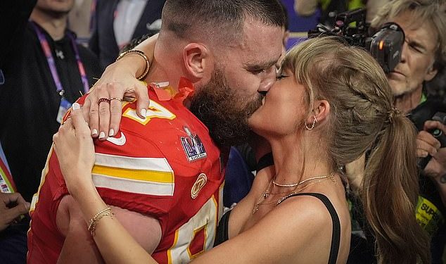 Otkriveni božićni planovi Taylor Swift i Travisa Kelcea… sa zvijezdom Chiefsa koja bi se trebala suočiti sa Steelersima 25. prosinca