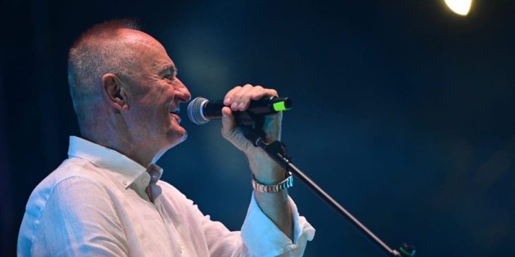 Otvorenje Adventa u Podstrani uz koncert Mate Bulića