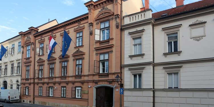 POLITIČKA KRIZA Sanader i Đujić se posvađali zbog Ustavnog suda, obojica su ‘šokirani’ | NACIONAL.HR