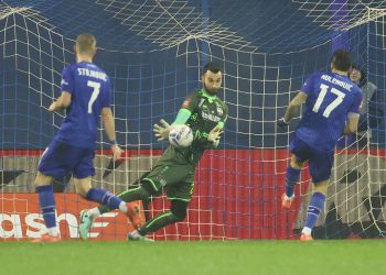 POSTAVIO REKORD Pogledajte obrane vratara Slavena kojima je izludio napadače Dinama | NACIONAL.HR