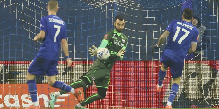 POSTAVIO REKORD Pogledajte obrane vratara Slavena kojima je izludio napadače Dinama | NACIONAL.HR