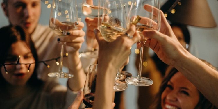 PREGRŠT DOGAĐAJA Čarobno Silvestrovo u Omišu: Bogat program za sve uzraste