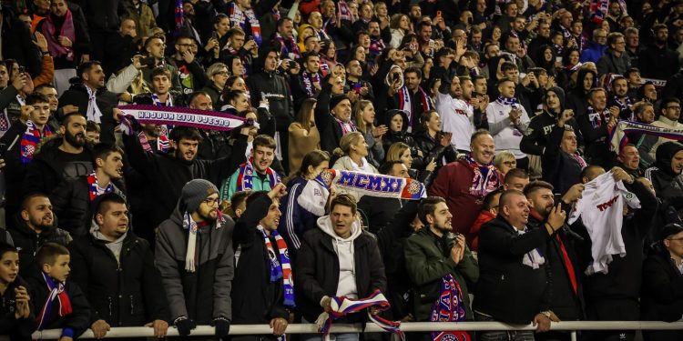 JADRANSKI DERBI Ludnica na Poljudu: Za Rijeku ostalo ulaznica samo za zapadnu tribinu | NACIONAL.HR