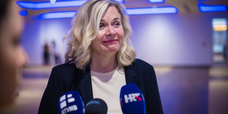 INTERVENCIJA Slovenski EU zastupnik htio govoriti na srpskom. Željana Zovko: To je velika provokacija! | NACIONAL.HR