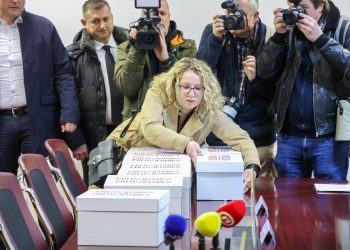 KONAČNA LISTA DIP odbio tri kandidature, nekima potpisivali i maloljetnici. Na Pantovčak hrli osam političara | NACIONAL.HR