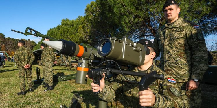 POGLED U 2025. Godina pred nama neće biti nimalo dosadna. Evo što nas čeka | NACIONAL.HR