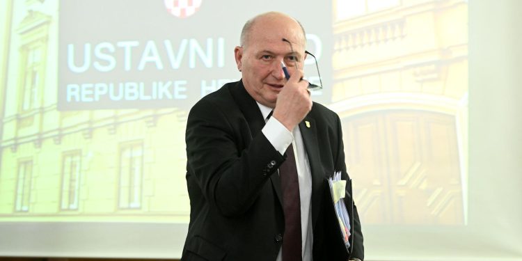 USTAVNA KRIZA Šeparović predlagao sucima da si produlje mandat, oni odbili | NACIONAL.HR