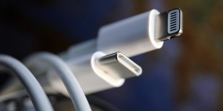 NOVI STANDARD Od danas na snazi velika promjena oko punjača u Europskoj uniji | NACIONAL.HR