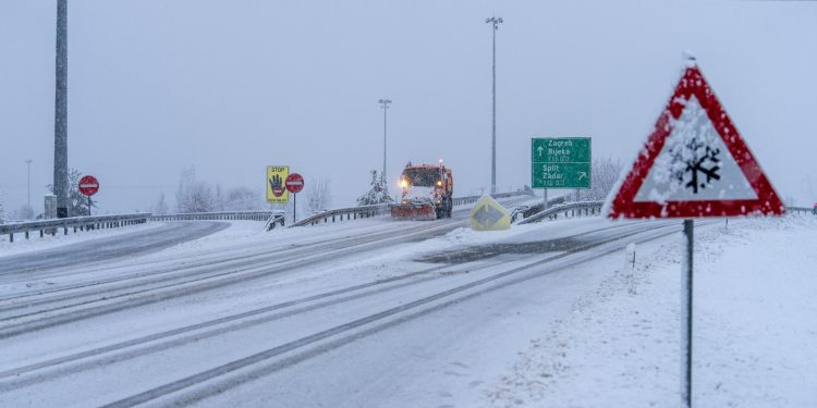 HAK Otvorena A1 između čvorova Sveti Rok i Posedarje | NACIONAL.HR