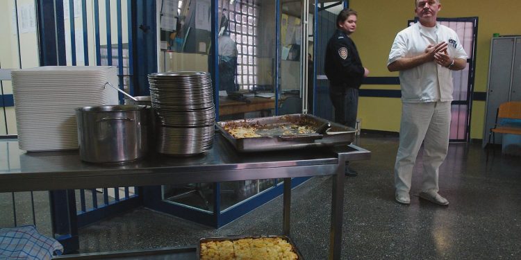 I DALJE SUICIDALAN Napadač na školu u Prečkom u zatvorskoj bolnici, brani se šutnjom | NACIONAL.HR