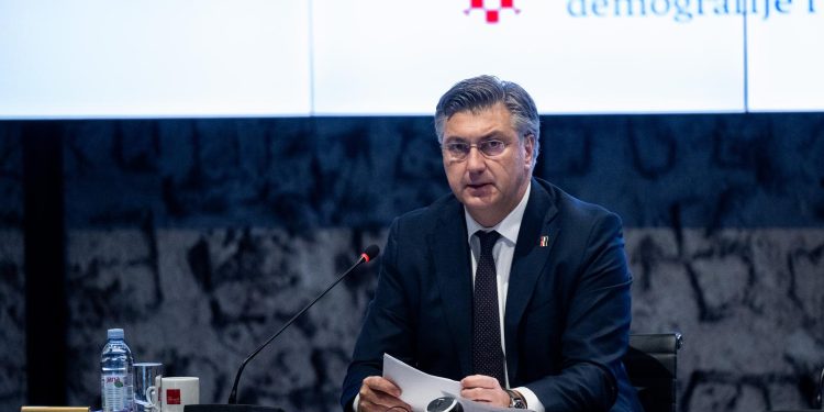 DEMOGRAFSKA OBNOVA Evo čime će Vlada poticati žene na rađanje, a iseljenike na povratak | NACIONAL.HR