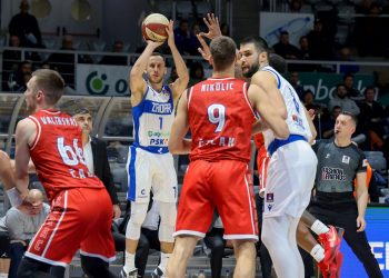 PETA POBJEDA Sjajan šuterski dan Zadrana, bez tri igrača iz najbolje petorke ostavili Borac na -22 | NACIONAL.HR