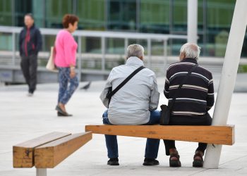 PREMALI STAŽ Sve više građana ide u starosnu mirovinu. Penzija im 300 eura manja od prosječne | NACIONAL.HR
