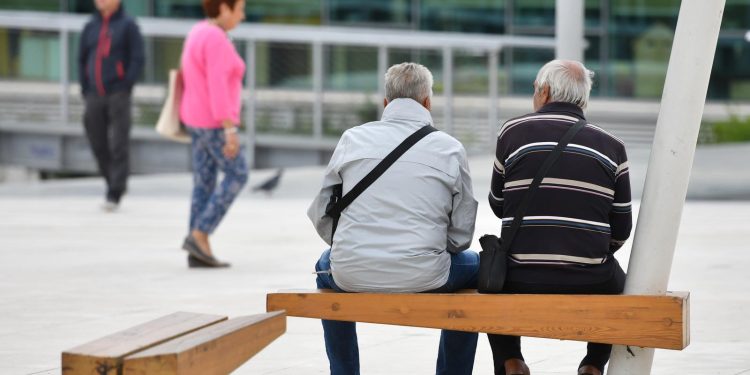 PREMALI STAŽ Sve više građana ide u starosnu mirovinu. Penzija im 300 eura manja od prosječne | NACIONAL.HR