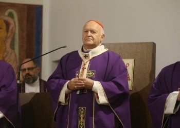 BOŽIĆNA POSLANICA Beogradski kardinal pozvao na odgovornu istragu nesreće u Novom Sadu | NACIONAL.HR
