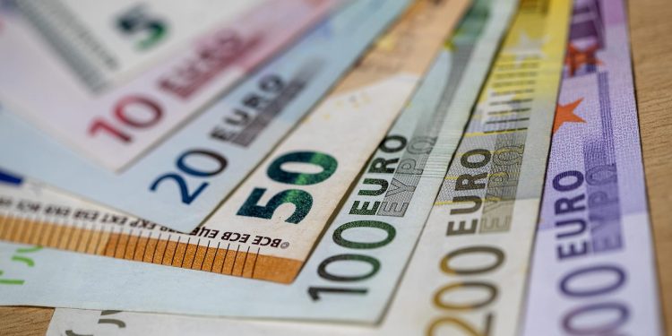 VJEROVALI ILI NE Banke države Europske unije savjetuju građanima da gotovinu drže – kod kuće | NACIONAL.HR