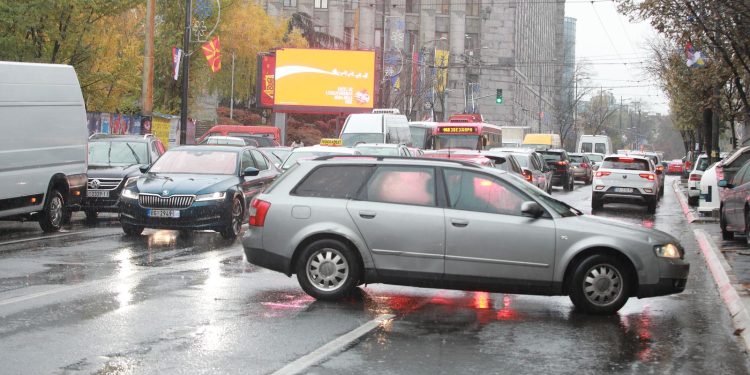 UŽAS U BEOGRADU Autom se zaletio u prosvjednike, ozlijeđeni i glazbenici filharmonije | NACIONAL.HR