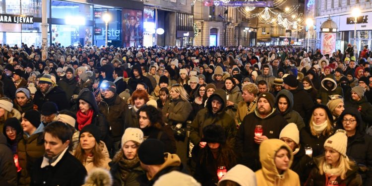 CROBAROMETAR HDZ-u i dalje pada podrška, 73 posto građana smatra da država ide u lošem smjeru | NACIONAL.HR